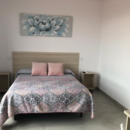 Hostal La Taurina Santa Olalla  Екстер'єр фото