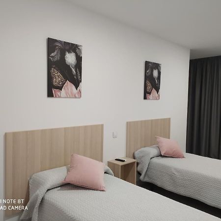 Hostal La Taurina Santa Olalla  Екстер'єр фото
