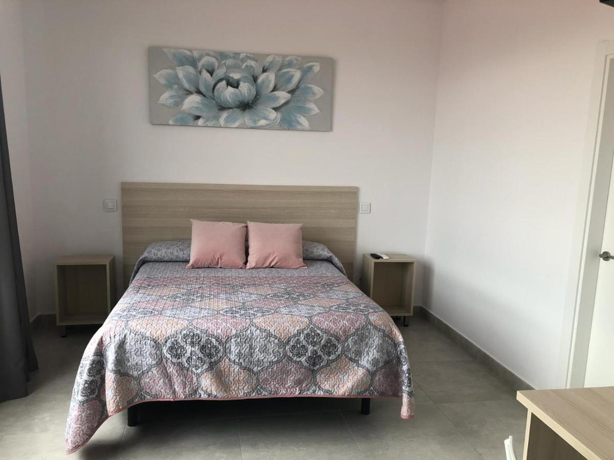 Hostal La Taurina Santa Olalla  Екстер'єр фото